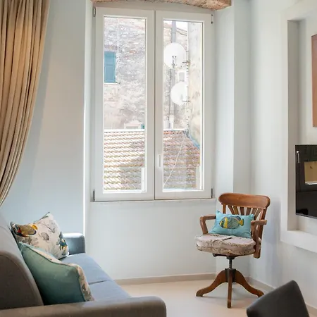 Armanda-suite Holiday home Lerici