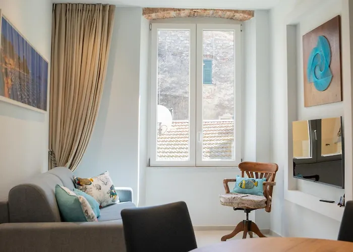Armanda-suite W Private Box Auto *